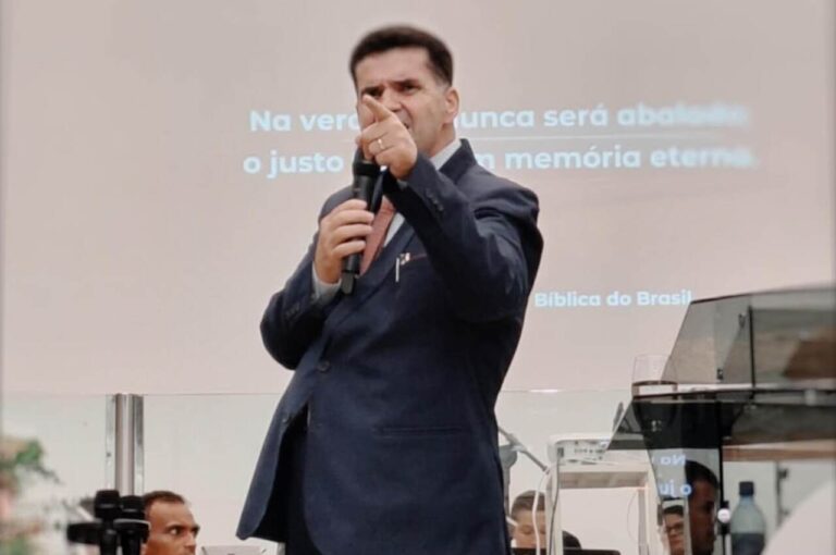 Pastor critica aprovação da escala 5x2 no Senado e defende modelo 6x1 como divino