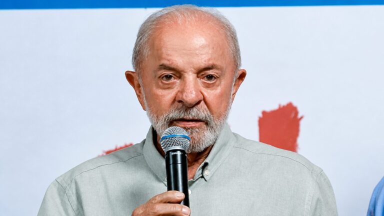 Articulista critica estratégia de repetir falsas promessas de Bolsonaro contra Lula