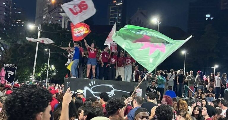 Estudantes realizam manifestações pró-Lula em dez estados e no Distrito Federal