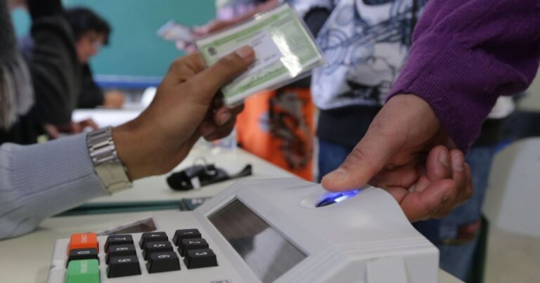 Brasileiros no exterior começam votação do segundo turno neste sábado