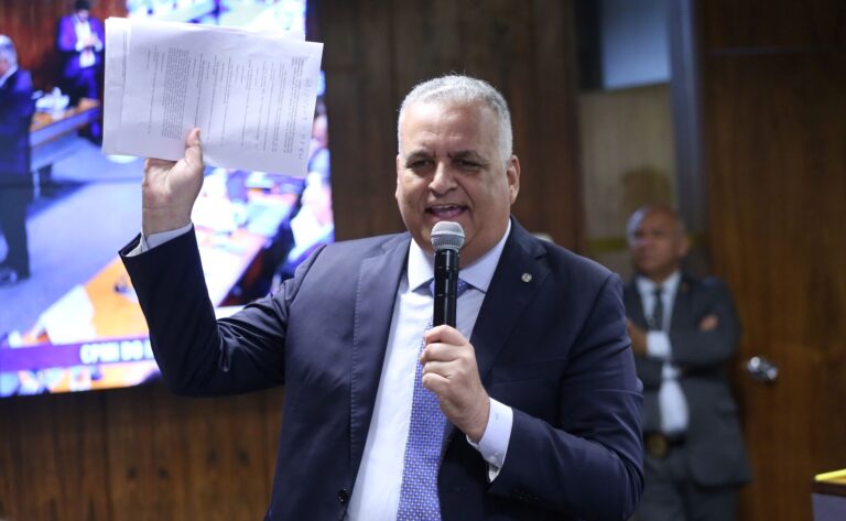 Ministra de Lula incentiva campanha com fake news contra vice de Bolsonaro