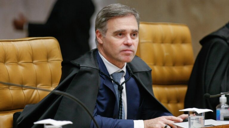 Mendonça vota e declara eleitor como grande vencedor das eleições de 2026