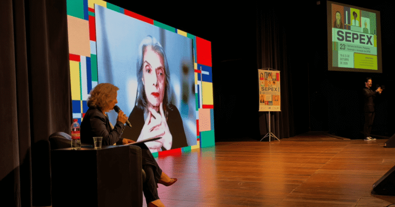 Cármen Lúcia defende democracia como conquista que exige proteção diária