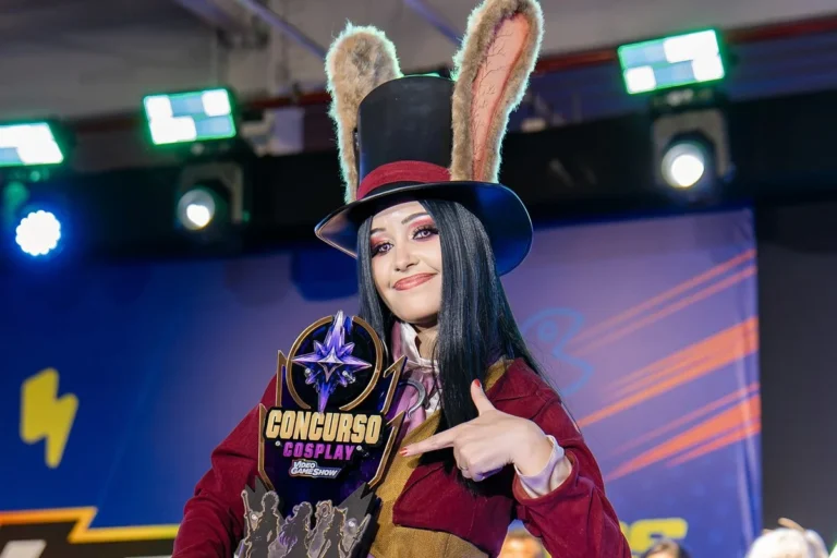 Cosplayer brasiliense vence concurso de cosplay como Alice no VideoGameShow