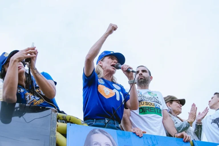 Celina Leão reúne apoiadores em motocarreata no DF a uma semana do segundo turno