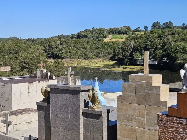 Curitiba registra 10 falecimentos e realiza sepultamentos nesta quarta-feira