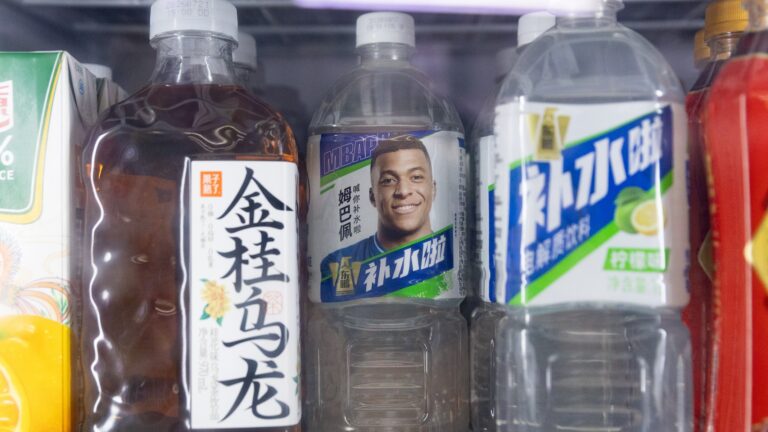 Marcas chinesas rompem contratos com Mbappé após jogador chamar Mao de ditador