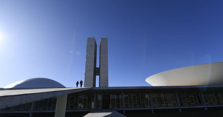 Deputados ligados a infraestrutura de transportes conquistam reeleição em 2026