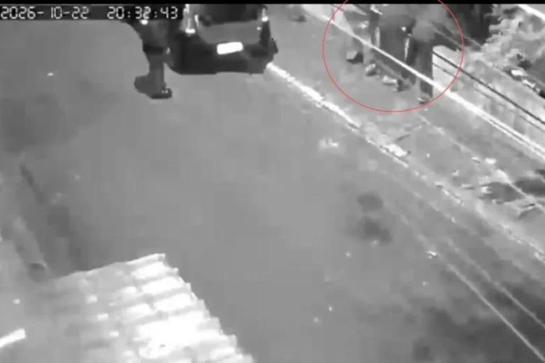 Câmera flagra abandono de corpo na zona oeste de São Paulo