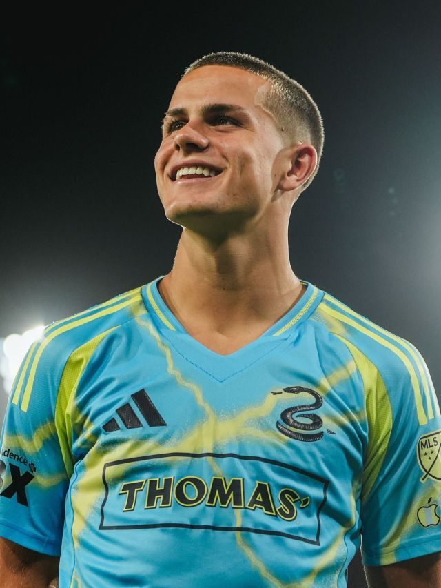 Cavan Sullivan desponta como estrela dos EUA aos 17 anos com contrato no Manchester City