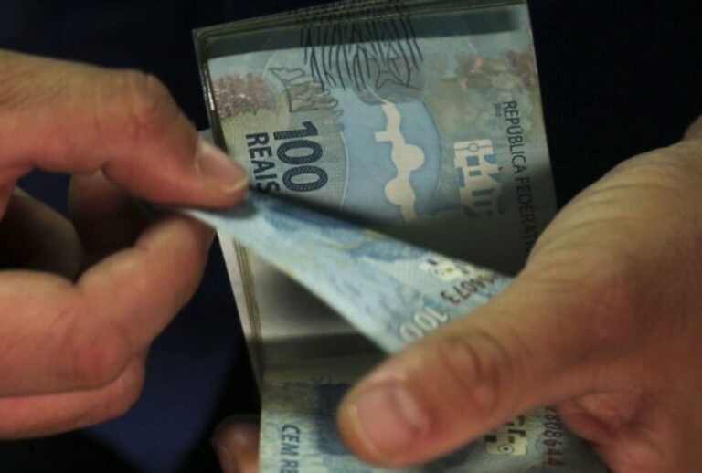 Legislação trabalhista mantém regras para pagamento do décimo terceiro em 2026