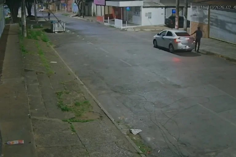 Câmeras flagraram suspeito descendo de táxi perto de cena de crime em Ceilândia