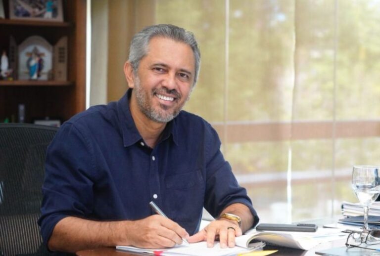 Elmano de Freitas é reeleito governador do Ceará no primeiro turno