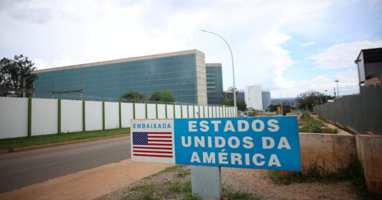 Embaixador vê interferência indireta dos EUA na eleição brasileira