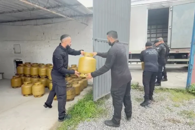 Polícia Civil prende suspeitos de monopolizar venda de gás do CV no Rio