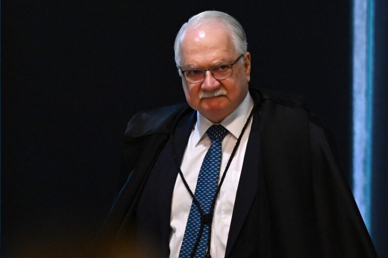 Eleição no Rio de Janeiro é decidida sem segundo turno após desistência de Garotinho