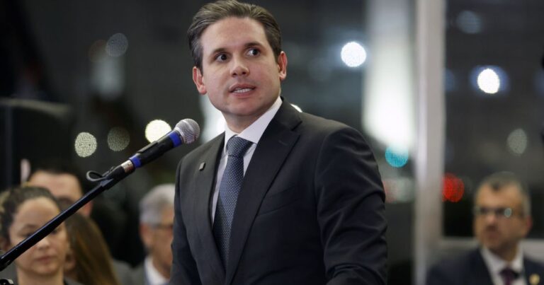 Republicanos apoiará reeleição de Hugo Motta mesmo se Flávio Bolsonaro vencer