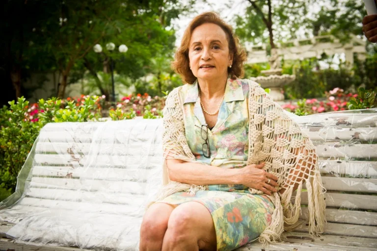 Joana Fomm reaparece aos 87 anos para convocar eleitores às urnas