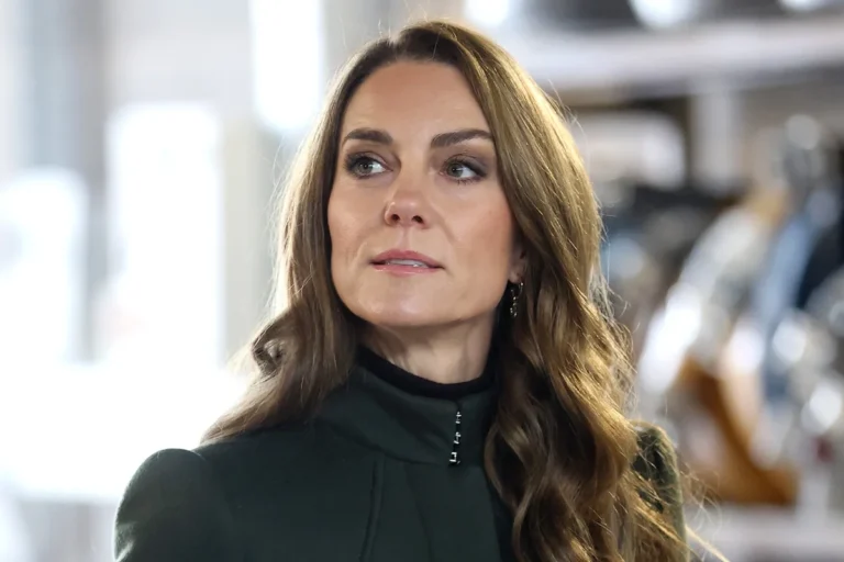 Kylie Kelce pede desculpas a Kate Middleton por erro de protocolo real