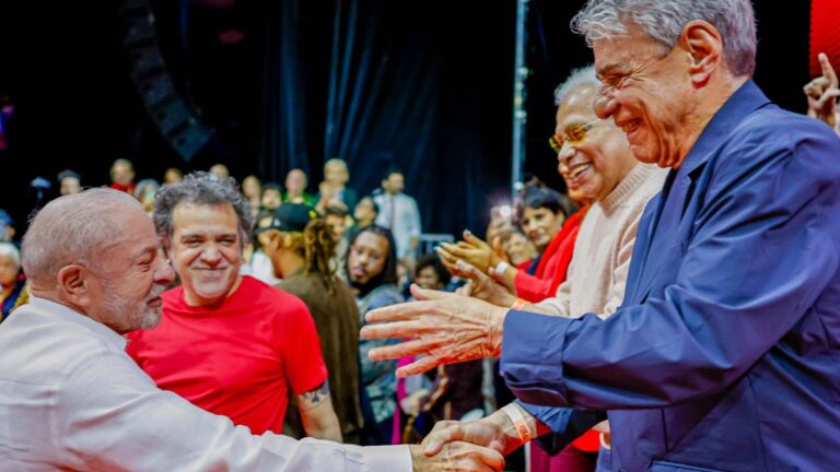 Colunista analisa divisão cultural entre gerações na política brasileira