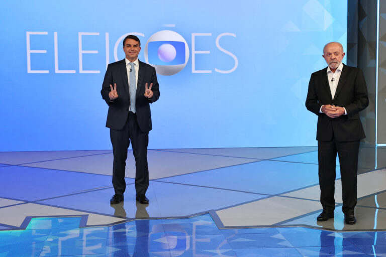 Flávio Bolsonaro critica legado do governo Lula em segundo debate na TV Globo
