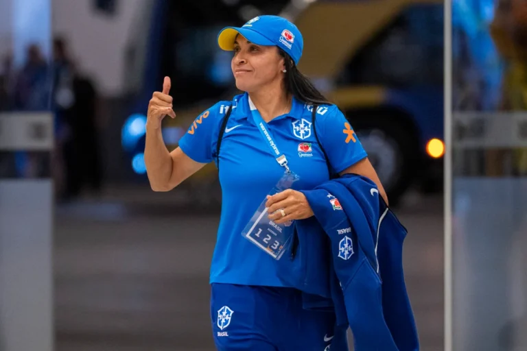 Arthur Elias planeja levar Marta à Copa do Mundo de 2027 com mérito