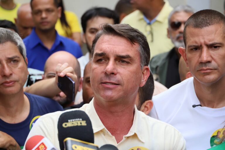 Flávio Bolsonaro diz que prioridade é avaliar legado do governo Lula