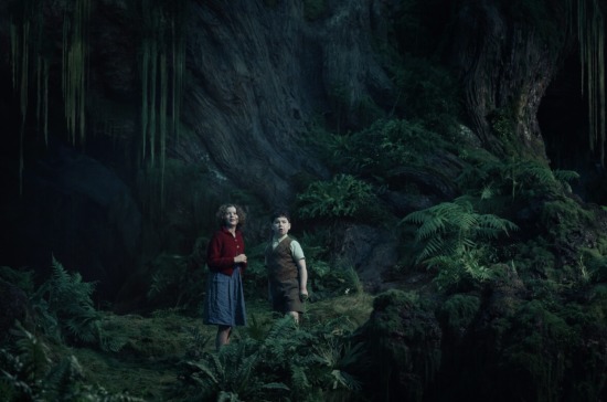 Greta Gerwig apresenta trailer de Narnia com trilha do Led Zeppelin