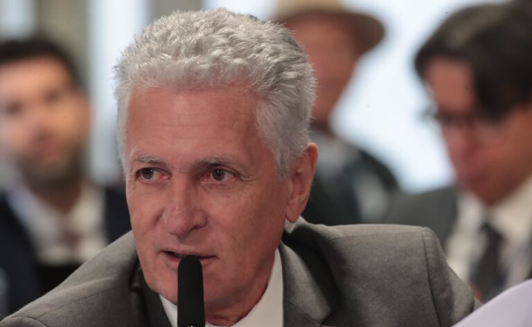 Tribunal do DF mantém condenação de Rogério Correia por divulgar fake news sobre Bolsonaro