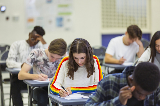 Distrito escolar de New Jersey encerra política de transição de gênero secreta