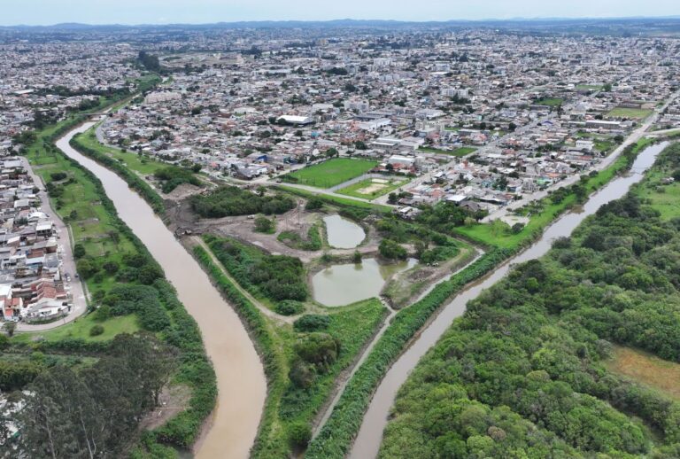 Prefeitura de Pinhais inaugura parque esponja de 72 mil metros quadrados