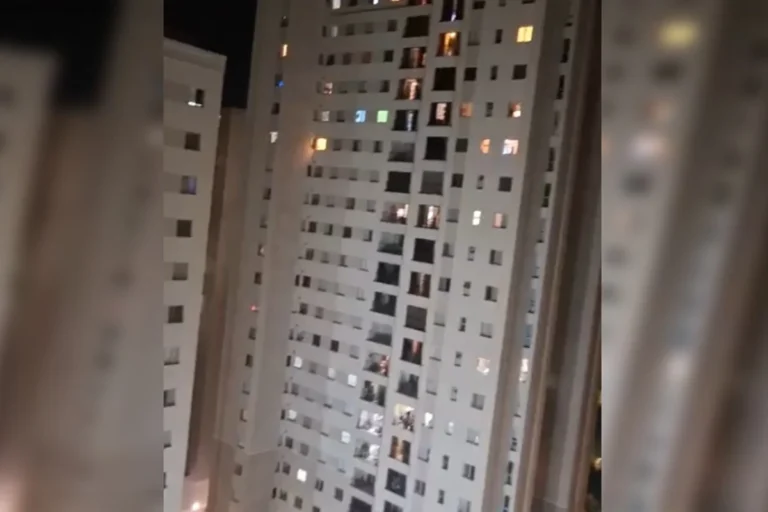 Moradores do DF fazem panelaço durante sabatina de Flávio Bolsonaro no JN