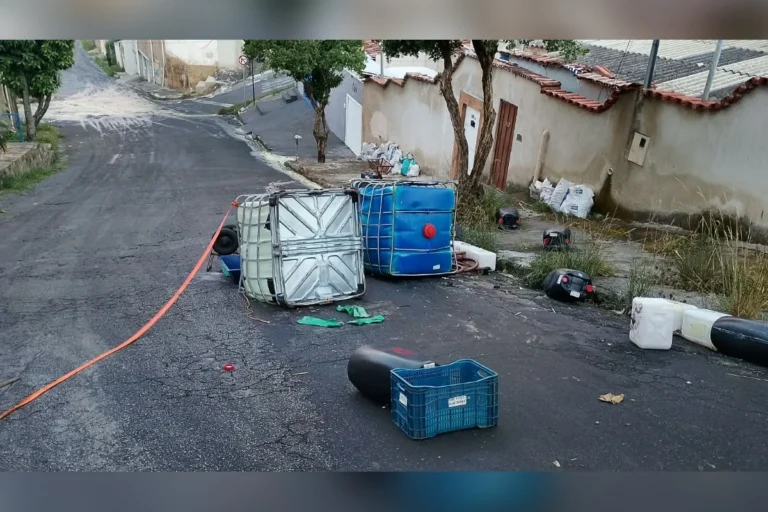 Bombeiros contêm vazamento de produtos químicos em Belo Horizonte