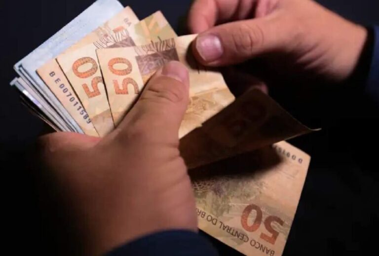 Salário de setembro cai na conta até terça-feira em outubro