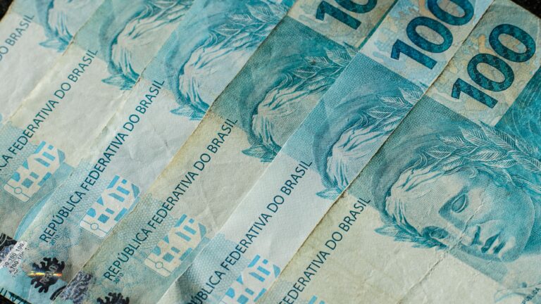 Dívida pública federal sobe 0,97% em setembro para R$ 9,383 trilhões