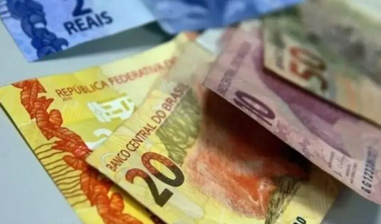 Tesouro vende R$ 33,3 bilhões em títulos no maior leilão desde 2020