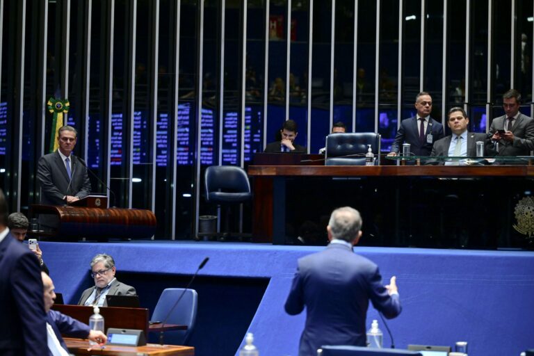 Alcolumbre confronta Marinho sobre adiamento da PEC da Segurança