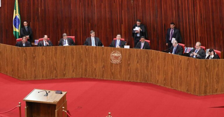 TSE divide ministros sobre bloqueio de canais de WhatsApp antes da eleição
