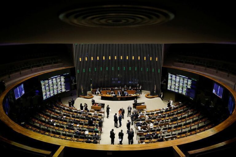 Câmara elege apenas 20 partidos em 2026, menor número em mais de duas décadas