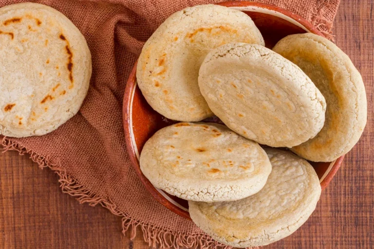 Metrópoles publica receita simples de pão pita caseiro com poucos ingredientes