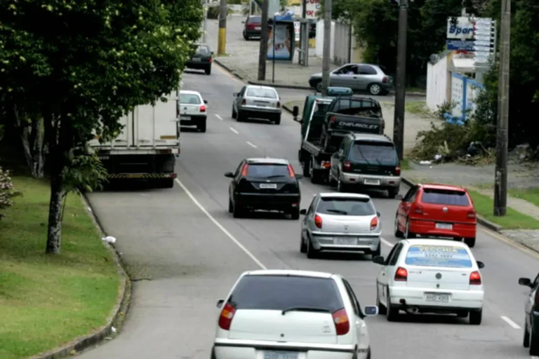 Prefeitura de Curitiba abre 9 frentes de obras que bloqueiam ruas nesta sexta