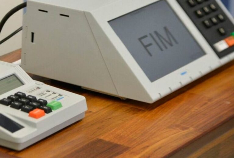 TREs sorteiam urnas eletrônicas para teste de integridade antes das eleições
