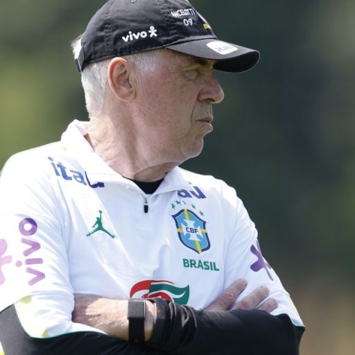 Seleção treina com descontração, mas CBF confirma lesão de Paquetá