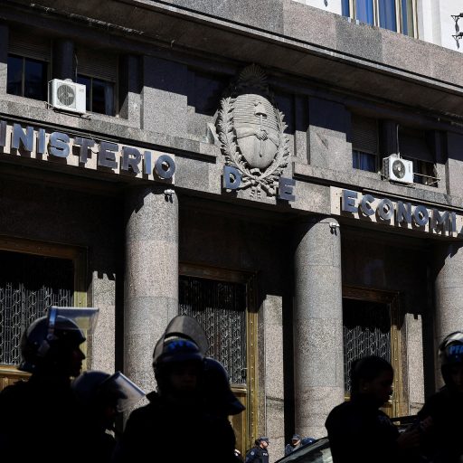 Vendas de materiais de construção caem até 20% na Argentina