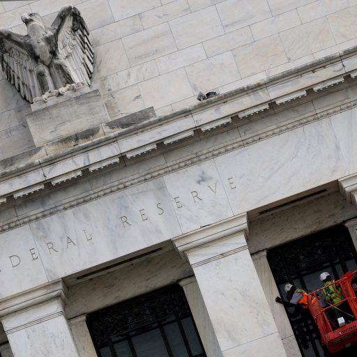 Fed mantém juris inalterados enquanto debate perspectivas da inflação