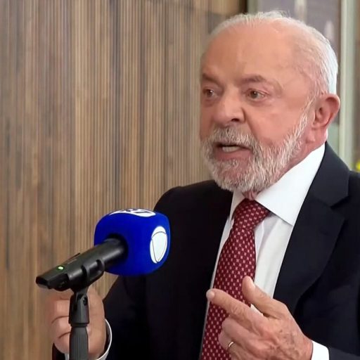 Lula tenta conter crise no STF e busca isolar André Mendonça