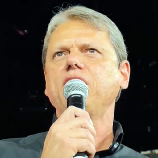 Tarcísio lidera com 49% nas intenções de voto para governo de SP