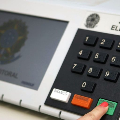 Estudante de 16 anos cria plataforma para auxiliar jovens no primeiro voto
