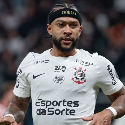 Corinthians é eliminado da Libertadores após perda de pênalti de Memphis