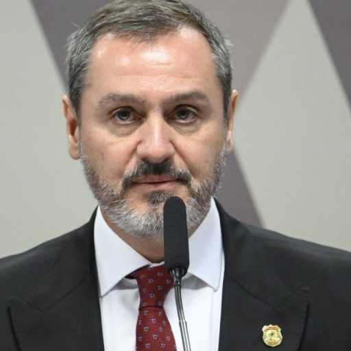 Chefe da PF e AGU apresentam manifestações separadas no STF sobre atrito